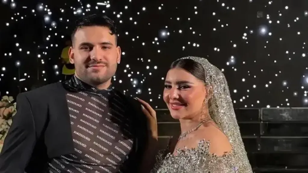 بعد نشر فيديو مع طليقته.. مسلم: ايه القرف ده ! الزواج والطلاق بقى في هزار وترند