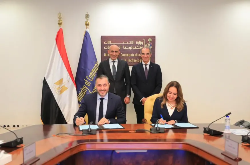 وزير الاتصالات : نستهدف التوسع فى إنشاء فروع جديدة لمدارس WE للتكنولوجيا التطبيقية وتحويلها إلى نموذج يحتذى به فى التعليم القائم على التكنولوجيا