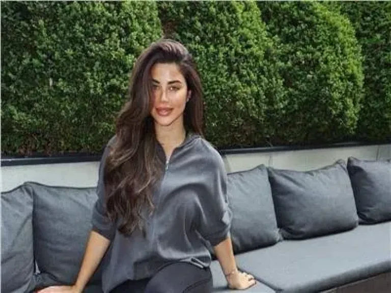 ”نجمة مصر القادمة”.. محمد إمام يشيد بمشاركة يارا السكري بفيلم صقر وكناريا