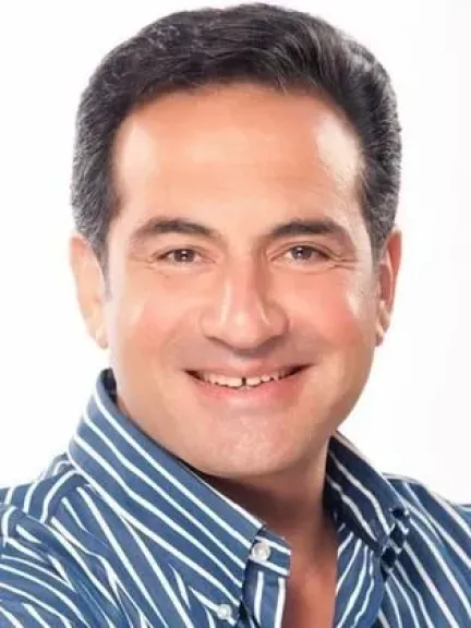 محمد ثروت: أرحب بديو مع ويجز أو توليت.. وأسمع كل الألوان الفنية