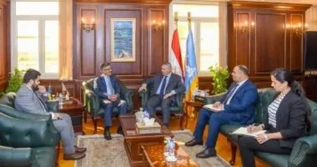 الفريق أحمد سعيد يقترح توقيع اتفاقية توأمة بين مدينتي الإسكندرية وكراتشي و تنظيم معارض للمنتجات الباكستانية بالثغر