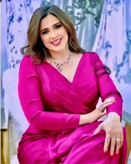 بصورة لكريم فهمي.. ياسمين عبدالعزيز تمازح جمهورها ”خمنوا مين بطل مسلسل وننسى اللي كان”
