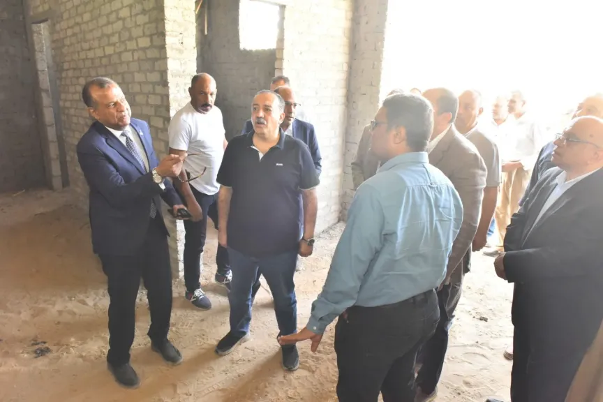 محافظ أسيوط ورئيس هيئة تنمية الصعيد يتابعان التشطيبات النهائية لمجمع الصناعات الصغيرة ببني غالب