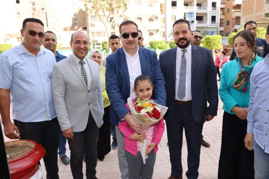 محافظ المنوفية يدشن المبادرتين الرئاسيتين للكشف عن فيروس ”سي” والأنيميا والسمنة والتقزم بالمدارس