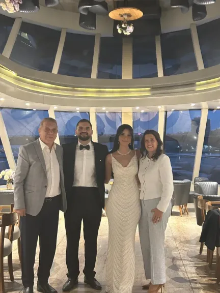 النائب أسامة شرشر وحرمه السيدة غادة زهران يهنئان المهندس حسن البغدادي والمهندس هاني بدران بزفاف محمد وسما