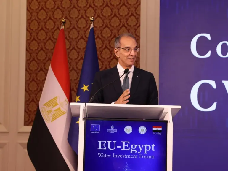 عمرو طلعت وزير الاتصالات