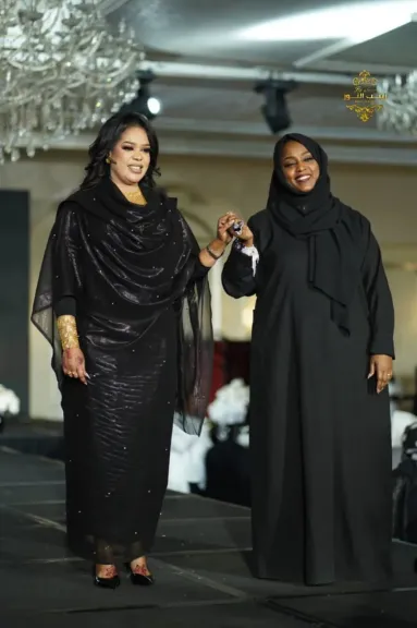 رغم الحرب والمعاناة.. مصممة أزياء سودانية تعرض ثوب من 90 فص ألماس بقيمة 22 مليون جنيه بالقاهرة