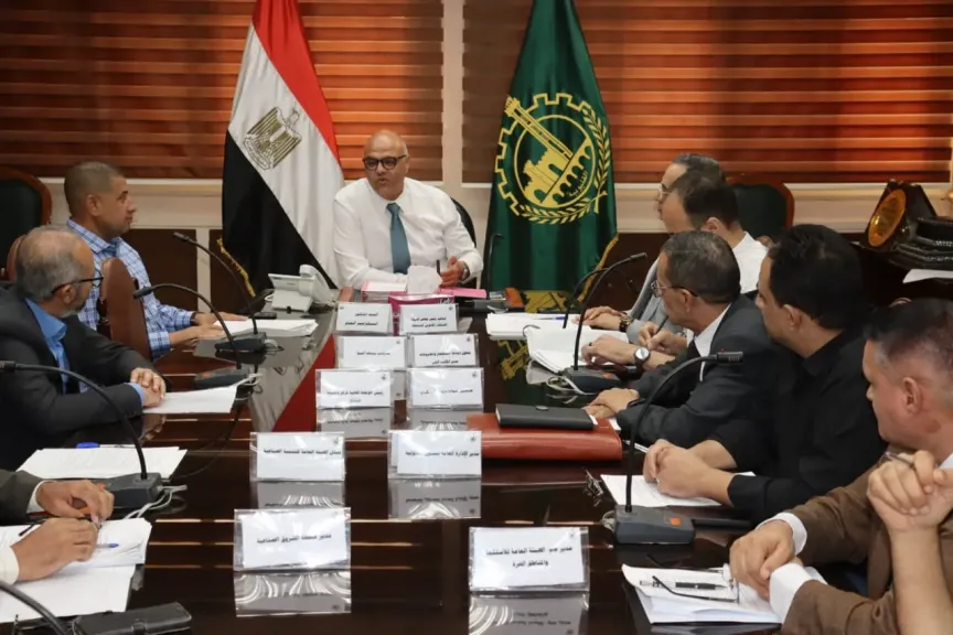 محافظ القليوبية: تسهيلات جديدة للمستثمرين.. واهتمام خاص بالتعليم الفني لتأهيل العمالة الماهرة