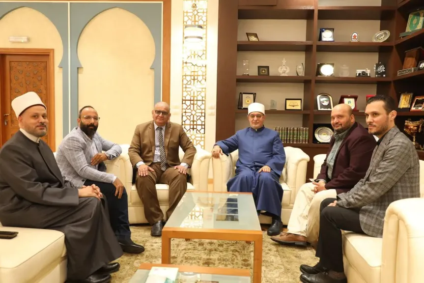 مفتي الجمهورية ونائب رئيس أكاديمية البحث العلمي والتكنولوجيا يبحثان تعزيز التعاون المشترك