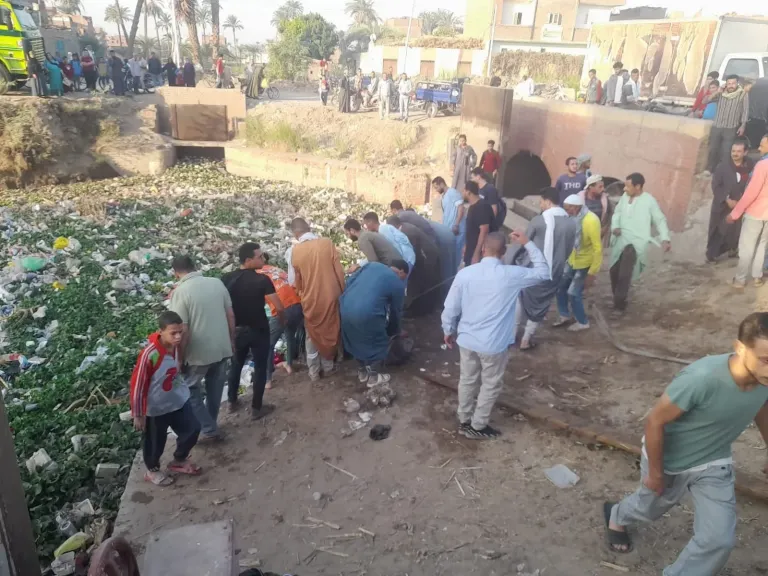 انتشال جثة طالبة إحدى ضحايا حادث سقوط تروسيكل بمصرف منقباد أسيوط