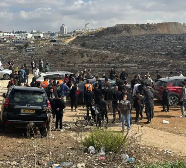 بدء تنفيذ صفقة التبادل.. تحرك حافلات الأسرى من سجون الاحتلال نحو الحرية