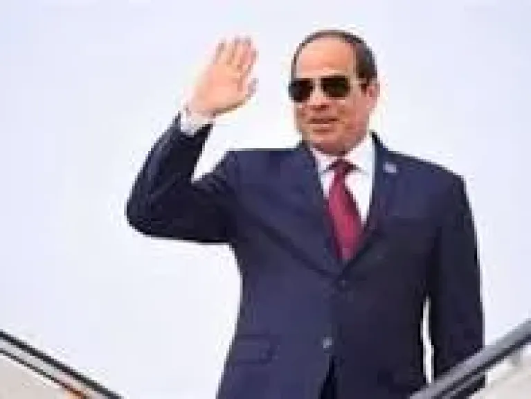 وصول الرئيس عبد الفتاح السيسي مقر انعقاد قمة السلام الدولية بمدينة شرم الشيخ.. مع توافد زعماء وقادة العالم