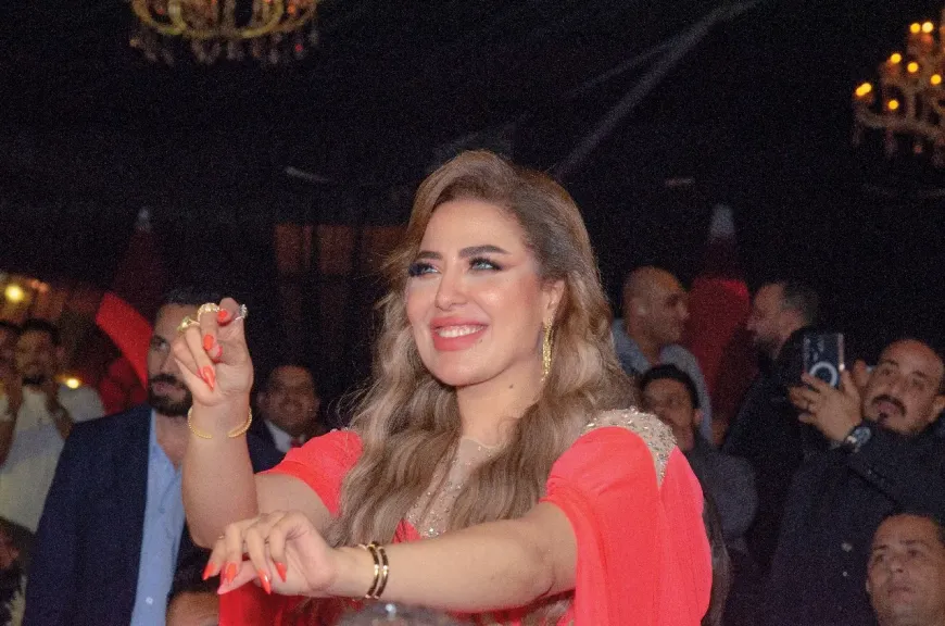 بحيي منى العمدة وبقولها للأمام.. بشرى تشيد ببرنامج ”الجمهورية الجديدة”