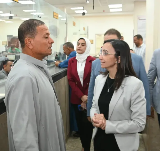 محافظ البحيرة تتفقد عددا من المشروعات الخدمية بقرية الأبعادية بدمنهور
