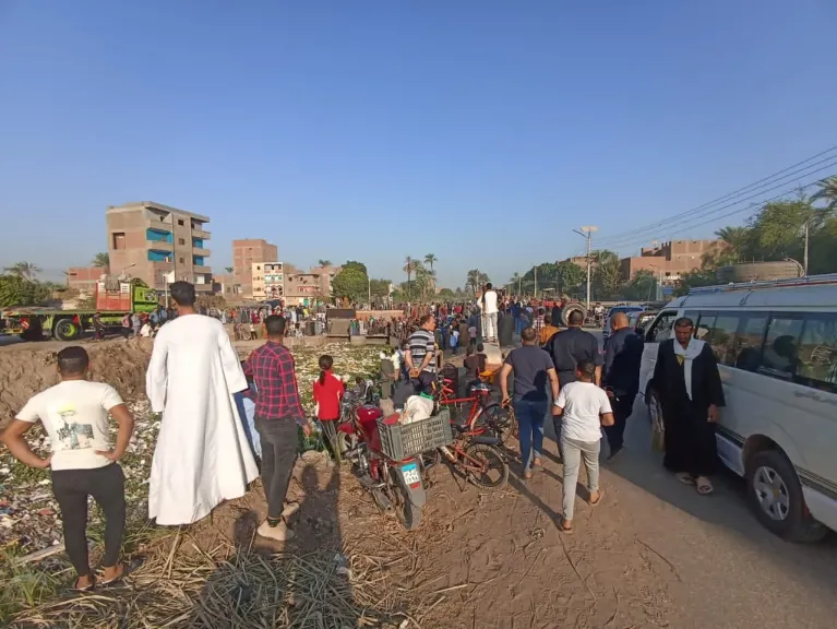 5 وفيات.. ارتفاع عدد ضحايا حادث انقلاب تروسيكل يقل عددا من التلاميذ بمصرف مائي بأسيوط