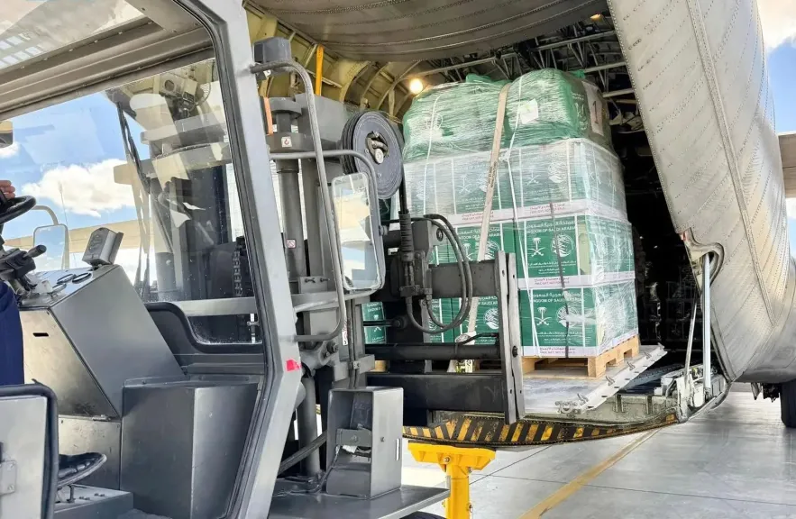 مطار العريش الدولي يستقبل الطائرة الإغاثية السعودية رقم 68 الموجهة لإغاثة الشعب الفلسطيني في قطاع غزة