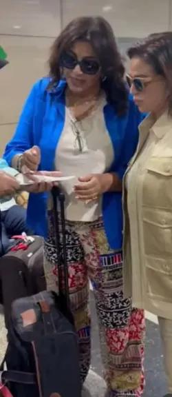 بالمطار لحضور مهرجان الجونة.. الظهور الأول لهالة صدقي عقب تعرض أبنتها لحادث سيارة صباح اليوم