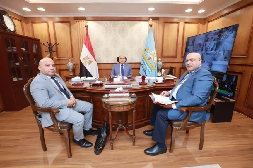 محافظ كفرالشيخ يبحث مع وفد الهيئة العامة للاستثمار سبل دعم المشروعات وجذب الاستثمارات الجديدة