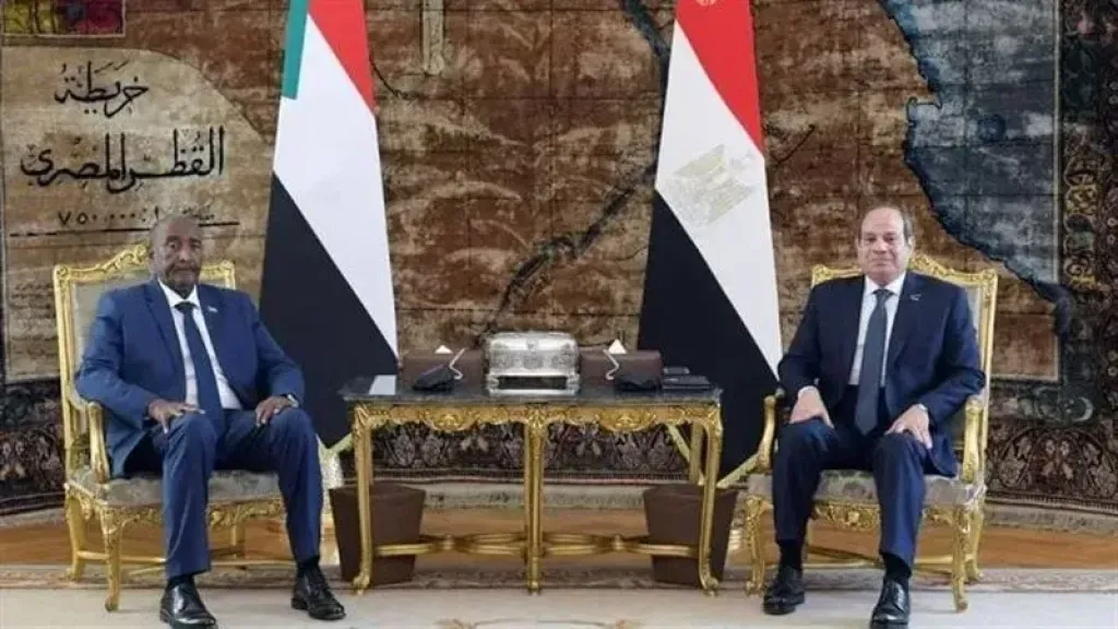 الرئيس السيسي يستقبل رئيس مجلس السيادة السوداني ويؤكد دعم مصر لوحدة السودان واستقراره