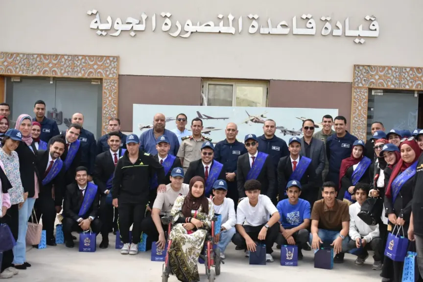 طلاب جامعة المنصورة في زيارة ميدانية لقاعدة المنصورة الجوية احتفالًا بذكرى انتصارات أكتوبر وعيد القوات الجوية