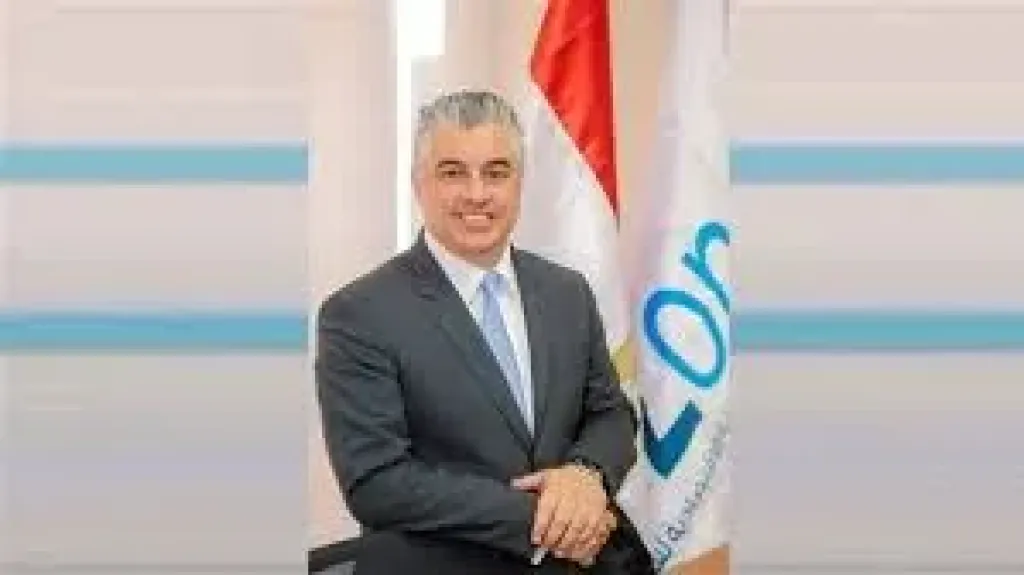 رئيس اقتصادية قناة السويس يستقبل وفدًا من كبرى الشركات الهولندية