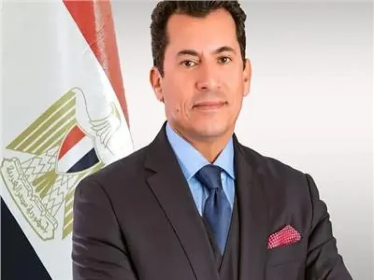 وزير الشباب والرياضة