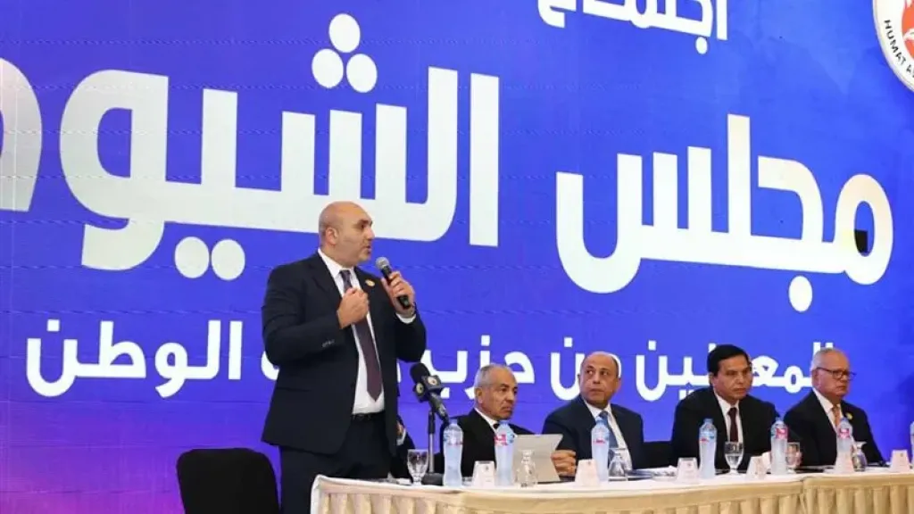 رئيس ”حماة الوطن” يلتقي أعضاء الحزب المعيّنين بمجلس الشيوخ