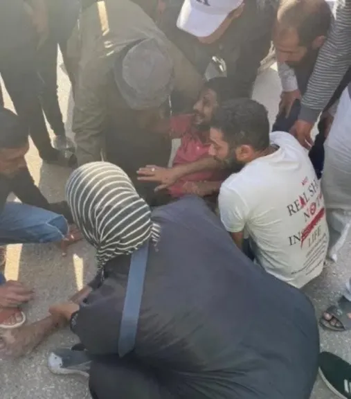 إصابة سائق في انقلاب تروسيكل بالمحلة الكبرى