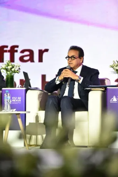 «عبد الغفار» يؤكد أهمية بناء مجتمع قادر على استخدام الذكاء الاصطناعي بكفاءة