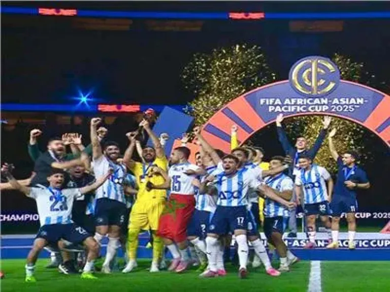 بيراميدز يتوج بكأس السوبر الأفريقي بعد الفوز على نهضة بركان