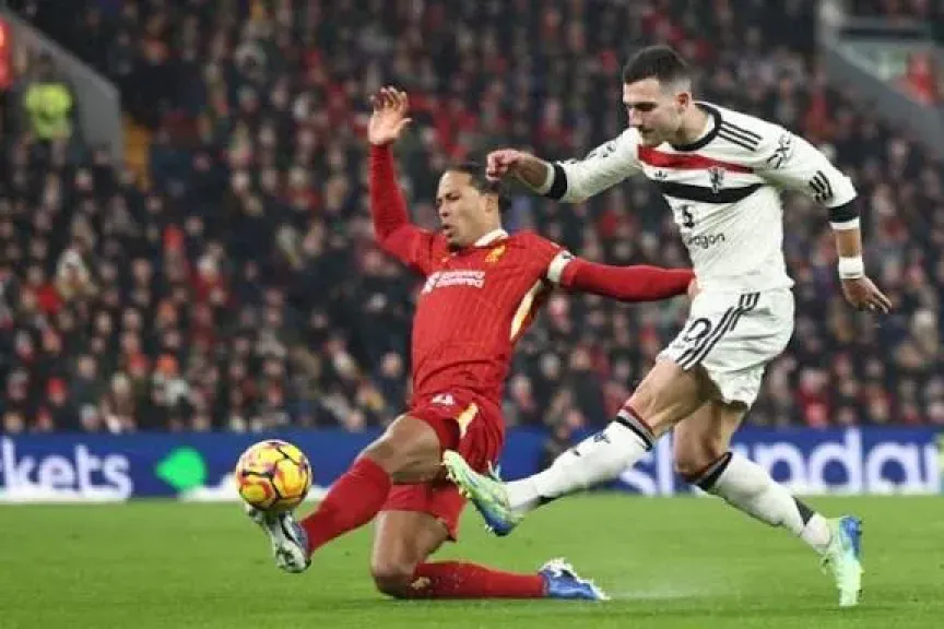 توتنهام يواجه أستون فيلا وليفربول على موعد أمام مانشستر يونايتد بالدوري الإنجليزي