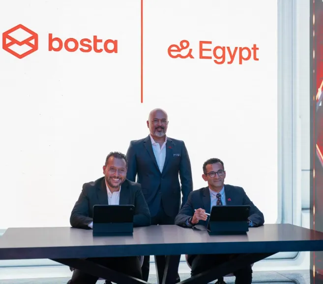 شراكة إستراتيجية بين ”إي آند مصر” وبوسطة لدمج التكنولوجيا المالية باللوجستيات في السوق المصري