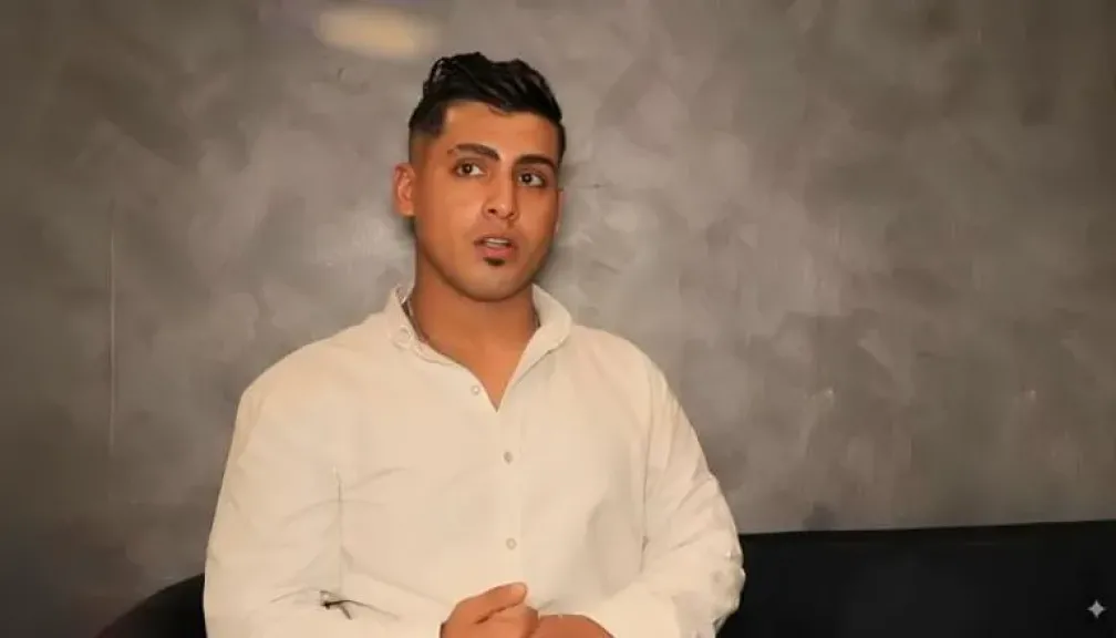 كان متجهًا للدوحة.. أسباب القبض على البلوجر ”كروان مشاكل” بعد احتجازه في المطار