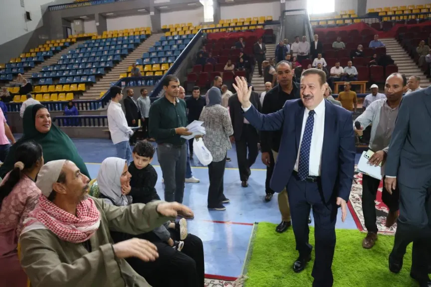 محافظ المنوفية يلتقي 155 أسرة وذوي الهمم ويسلم مساعدات بقيمة تفوق مليون جنيه وعقود عمل وكراسي متحركة