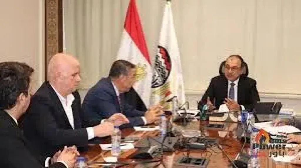 وزير قطاع الأعمال يستقبل رئيس مجموعة اروجلو العالمية لبحث فرص الاستثمار والتعاون