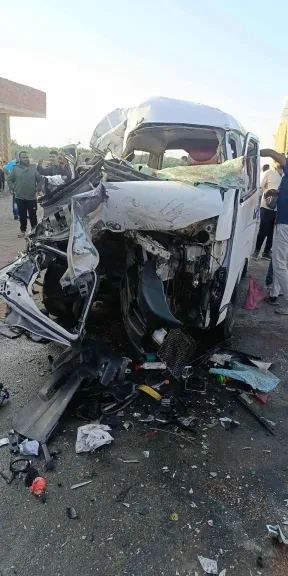 إصابة 11 شخصًا في حادث تصادم ميكروباص بطريق الصالحية بالشرقية