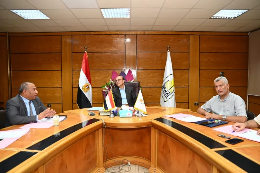 الدكتور المنشاوي يرأس اجتماع اللجنة التنسيقية العليا لمتابعة مشروع مستشفى الأورام الجامعي الجديد بجامعة أسيوط