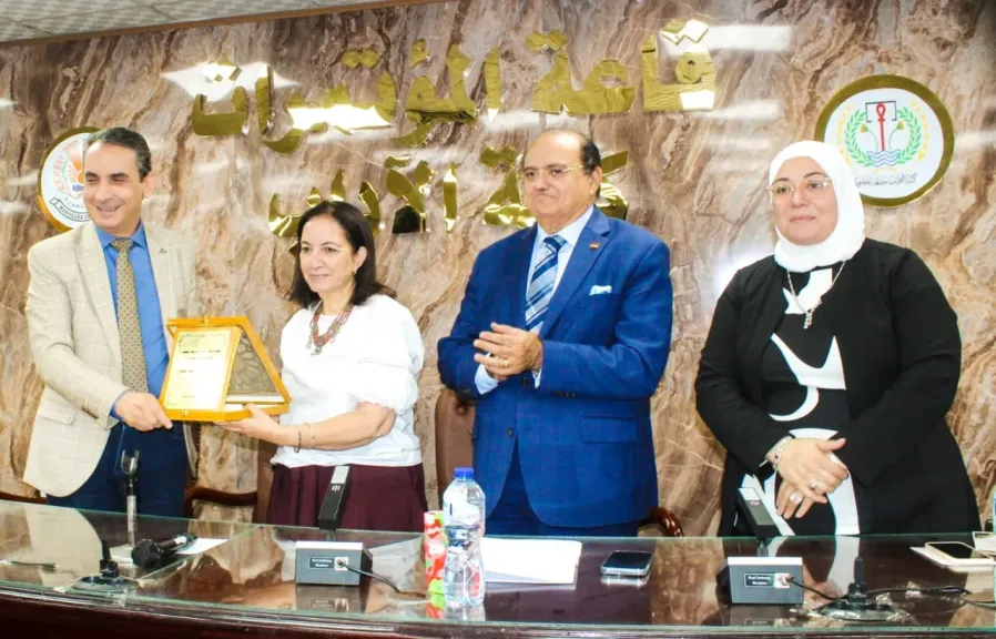 كلية الآداب بجامعة المنصورة تحتفي بيوم التراث العالمي بجلسةٍ حواريةٍ حول حماية التراث الثقافي غير المادي