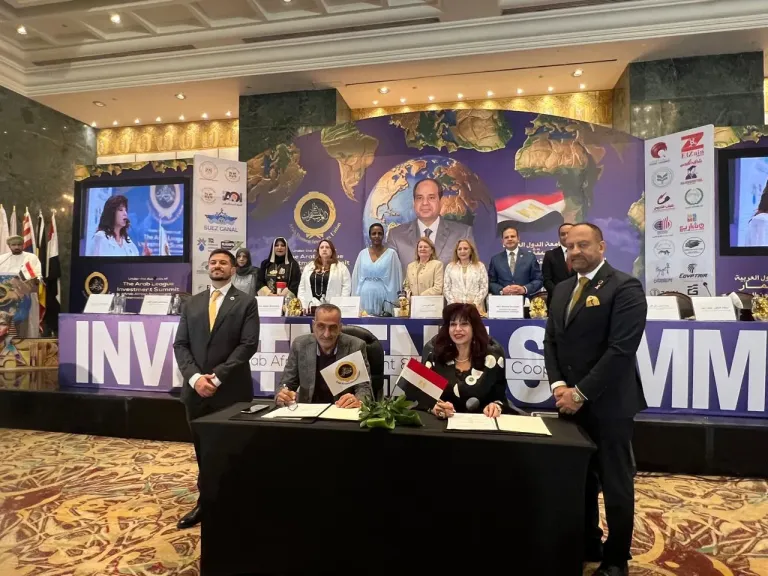 توقيع بروتوكول تعاون مشترك  بين الشركة  البورسعيدية للأعمال  الهندسية والإنشاءات البحرية التابعة لقناة السويس واتحاد المستثمرات العرب
