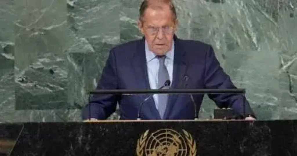لافروف: نؤكد التزامنا ببناء أول محطة نووية في كازاخستان