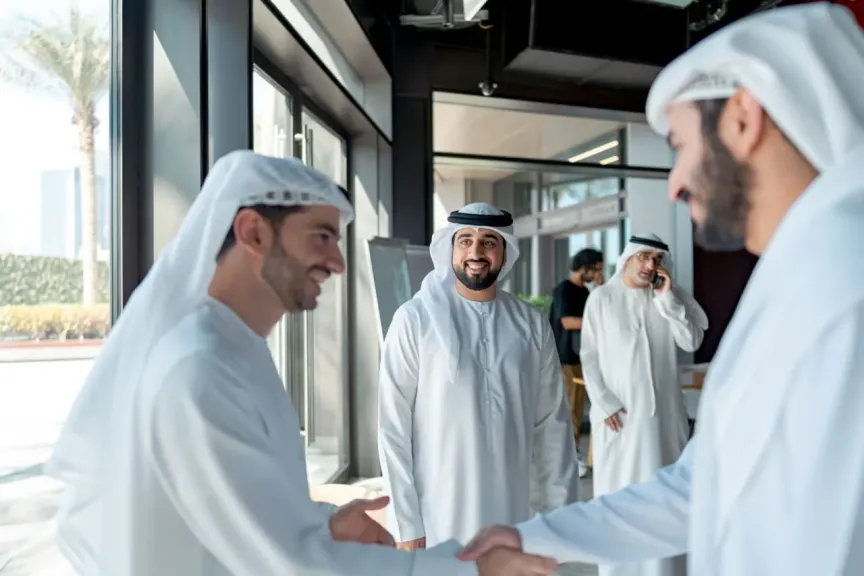 مؤسسة محمد بن راشد تتعاون مع شركة بلاج آند بلاي لتعزيز نمو الشركات  الناشئة