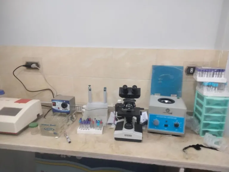 الصحة: إغلاق 3 مراكز علاجية وتجميلية غير مرخصة في القاهرة والإسكندرية والبحيرة تديرها عناصر تنتحل صفة الأطباء