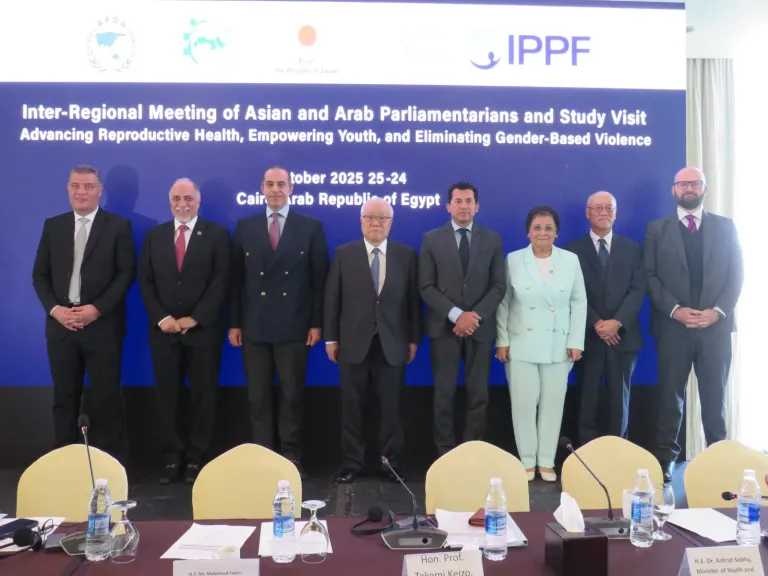 نائب وزير الصحة: السكان لا يمثلون عبئًا بل ركيزة النهضة والطاقة الإنتاجية... نائب وزير الصحة: السكان لا يمثلون عبئًا بل ركيزة النهضة والطاقة الإنتاجية والإبداعية