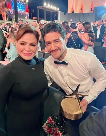 إلهام شاهين لأحمد مالك بعد فوزه في الجونة: فنان موهوب إلهام شاهين لأحمد مالك بعد فوزه في الجونة: فنان موهوب