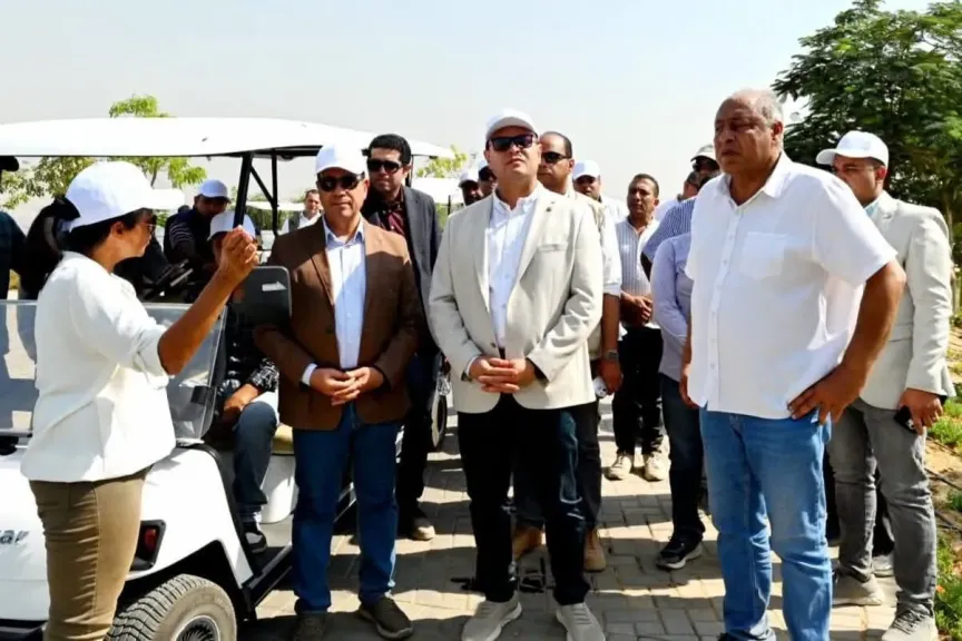 وزير الإسكان يتفقد مكونات مشروع حدائق ”تلال الفسطاط” وزير الإسكان يتفقد مكونات مشروع حدائق ”تلال الفسطاط”