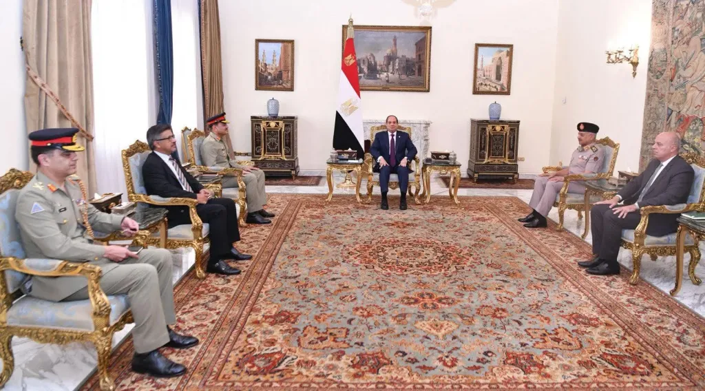 الرئيس عبد الفتاح السيسي يستقبل رئيس أركان القوات البرية الباكستانية الرئيس عبد الفتاح السيسي يستقبل رئيس أركان القوات البرية الباكستانية