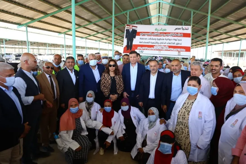وزيرا التنمية المحلية والزراعة يتفقدان مشروع الإنتاج الحيواني ومجمع تمور الوادي الجديد وزيرا التنمية المحلية والزراعة يتفقدان مشروع الإنتاج الحيواني ومجمع تمور الوادي الجديد
