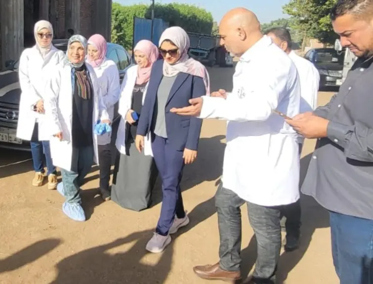 الطب البيطري بالقليوبية: لا تهاون مع الأمراض الوبائية والحملة مستمرة حتى التغطية... الطب البيطري بالقليوبية: لا تهاون مع الأمراض الوبائية والحملة مستمرة حتى التغطية الكاملة