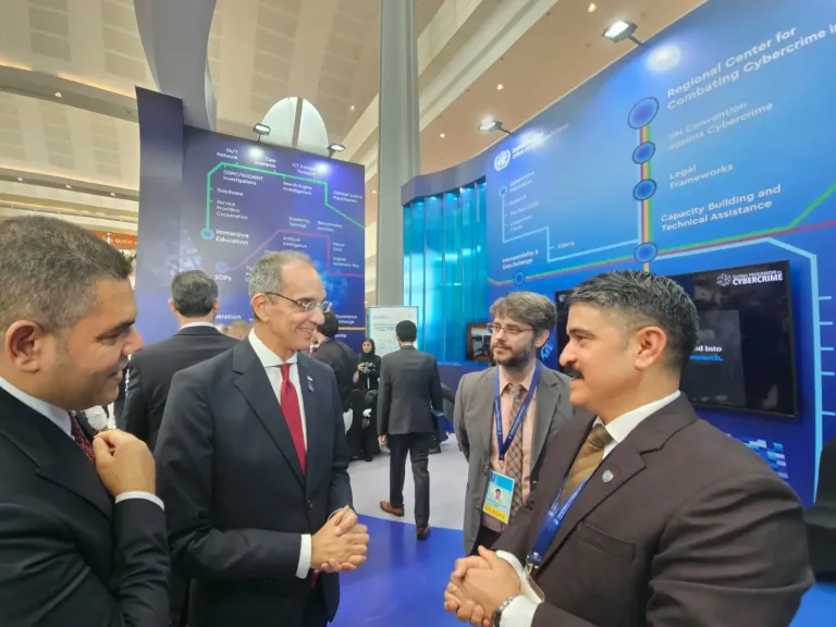 وزير الاتصالات يعرض التجربة المصرية فى مجالات الأدلة الرقمية والتحقيقات السيبرانية وزير الاتصالات يعرض التجربة المصرية فى مجالات الأدلة الرقمية والتحقيقات السيبرانية