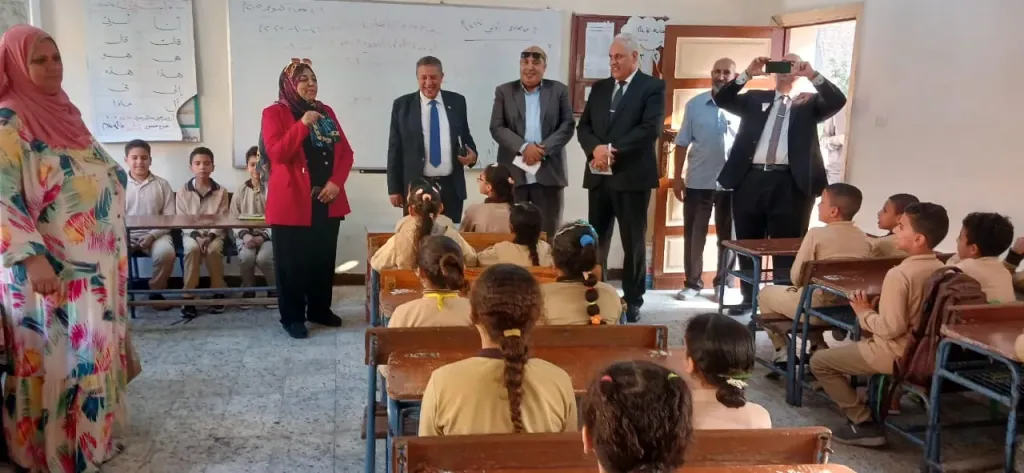 وكيل ”تعليم البحيرة” يتابع فعاليات برنامج ”تنمية مهارات اللغة العربية” بمدارس دمنهور وكيل ”تعليم البحيرة” يتابع فعاليات برنامج ”تنمية مهارات اللغة العربية” بمدارس دمنهور